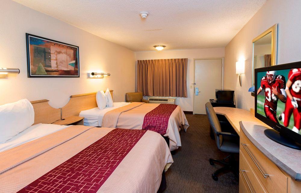Red Roof Inn Элкхарт Экстерьер фото