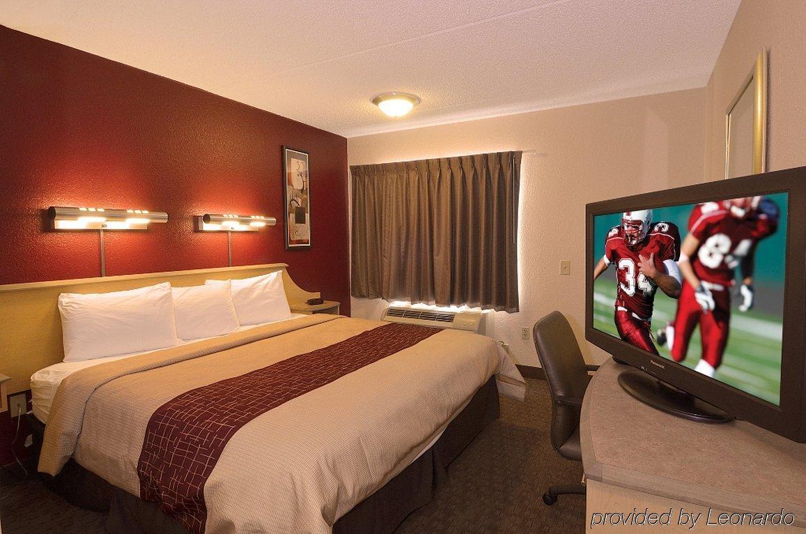 Red Roof Inn Элкхарт Экстерьер фото